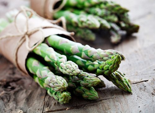 أنواع الخضروات التي تحتوي على البروتين Asparagus