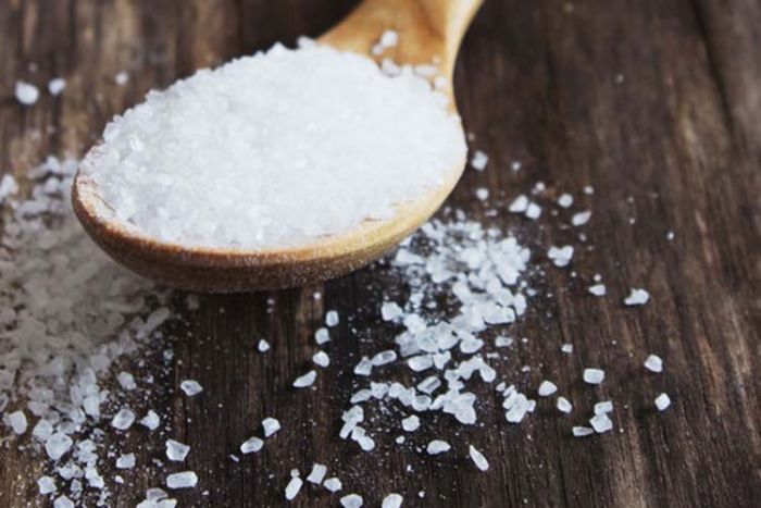 الملح الإنجليزي الفوائد والاستخدامات والآثار الجانبية شيب عربية